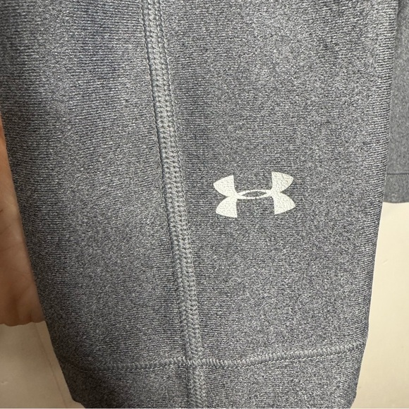 Under Armour Gray Compression Crop leggings XS - Picture 8 of 9